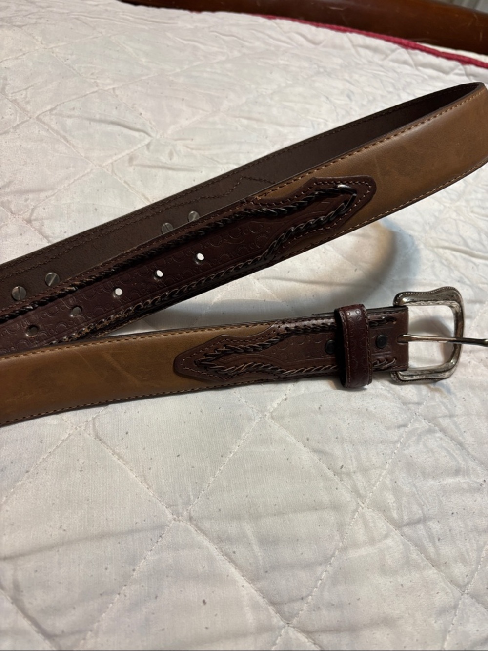 Two-Tone Sz 44 Leather Western Belt with Decorative Stitching